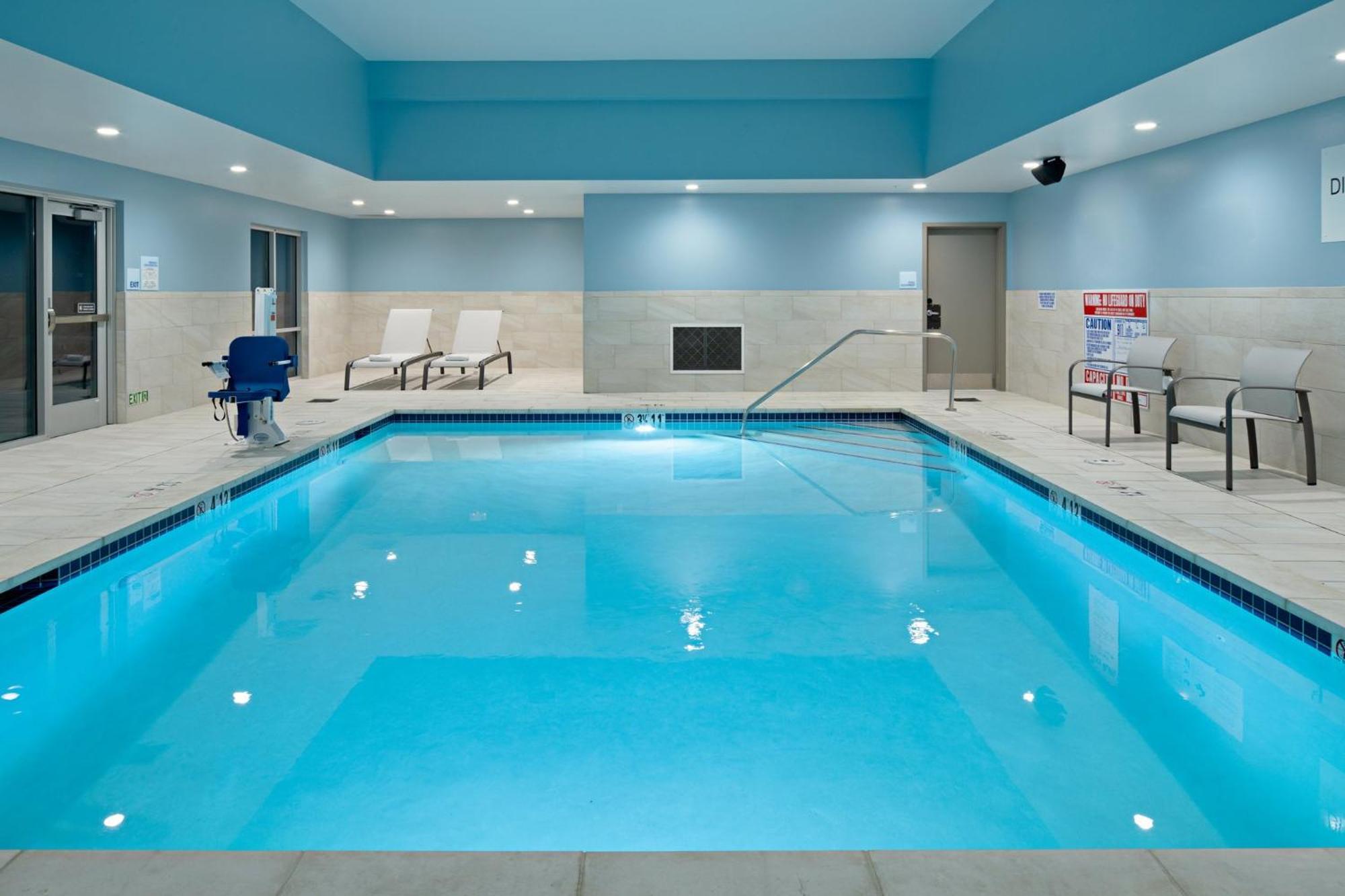 Holiday Inn Express & Suites - Hollister By Ihg Buitenkant foto