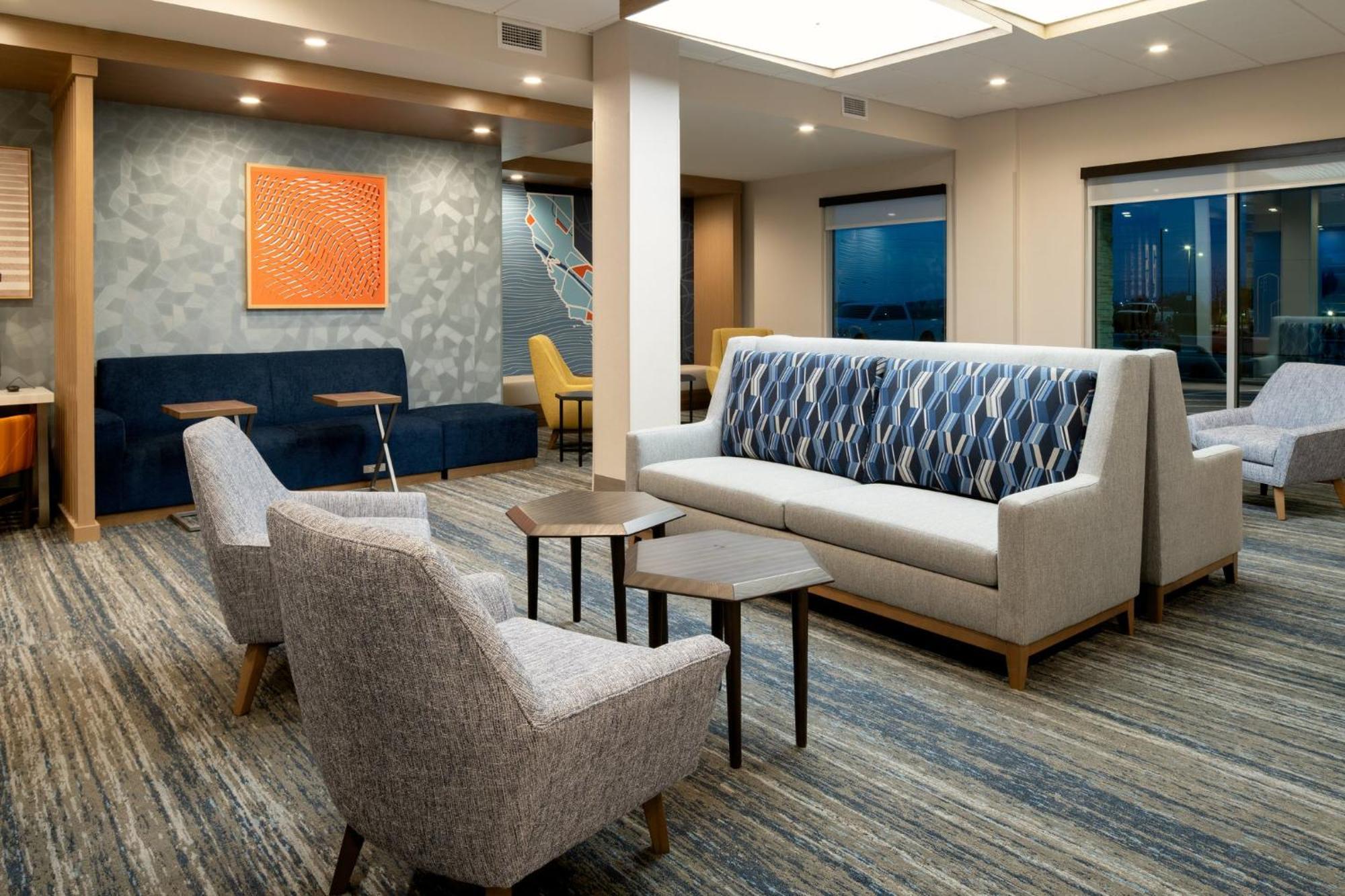 Holiday Inn Express & Suites - Hollister By Ihg Buitenkant foto
